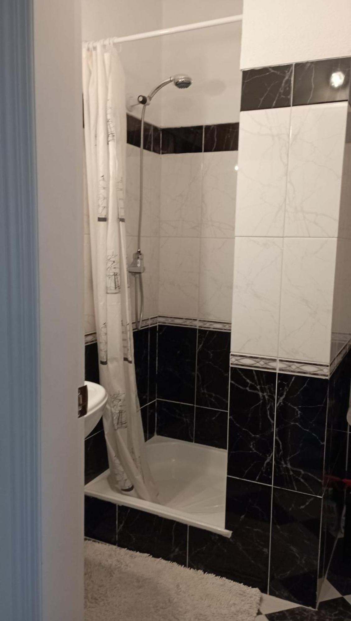 Zawaiaroom Lagos Bagian luar foto
